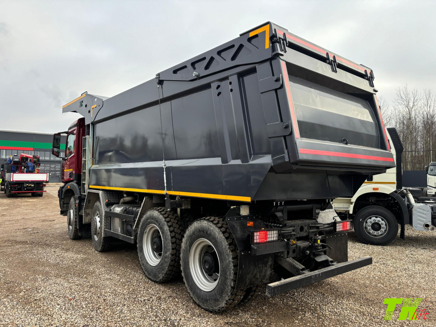 Самосвал карьерный КАМАЗ 65951 8х4 с кузовом ТОРГ-КОМС 25 м3 Карьерный самосвал производства Россия - КАМАЗ 65951 8х4 с кузовом ТОРГ-КОМС 25 м3